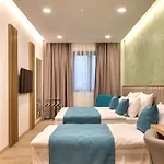 Hotel Emerald