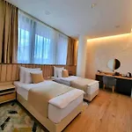 Emerald Hotel 4*