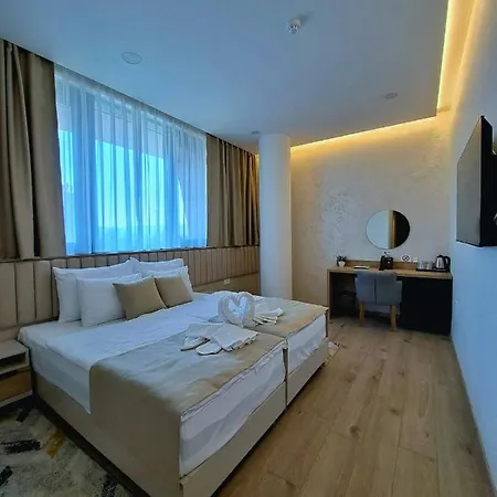 Emerald Hotel