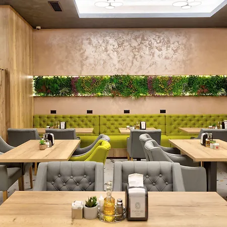 Emerald Szálloda 4*